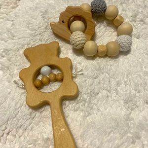 2- piece Montessori Baby Wooden Toy Rattles Wooden Teether